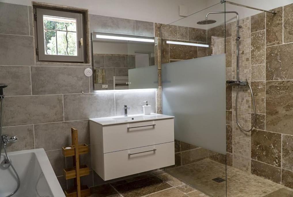 Charmant Rez De Climatise Renove, 90m2 Avec Parking