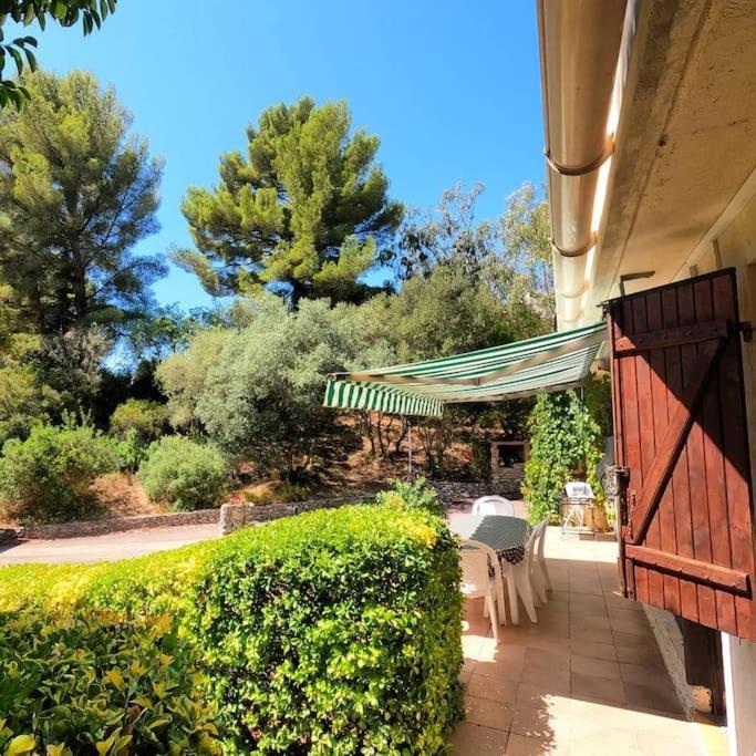 Charmant Rez De Climatise Renove, 90m2 Avec Parking Appartement Cassis