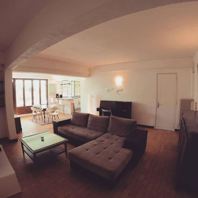 Charmant Rez De Climatise Renove, 90m2 Avec Parking Appartement