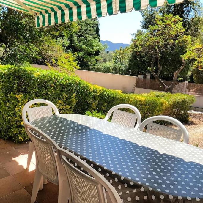 Charmant Rez De Climatise Renove, 90m2 Avec Parking Appartement Cassis
