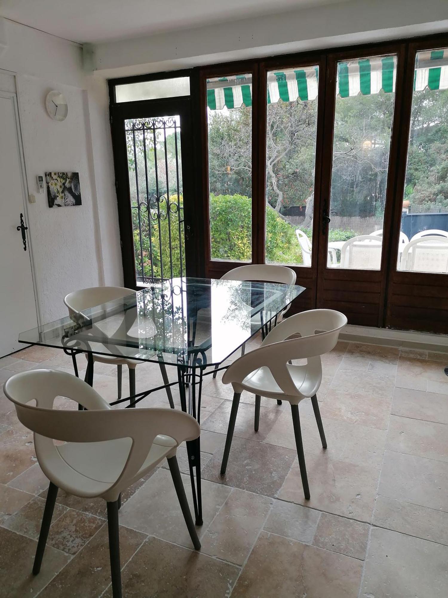 Rez De Climatise Renove, 90m2 Avec Parking * Cassis